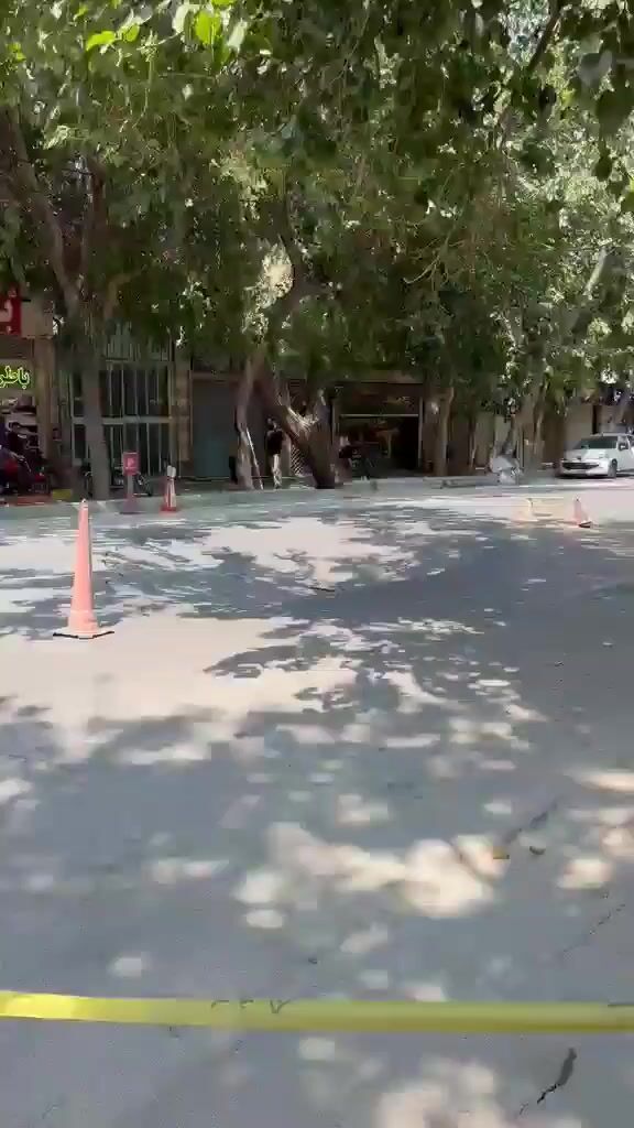 ببینید: لحظه فرونشست زمین در خیابانی در شهر اصفهان