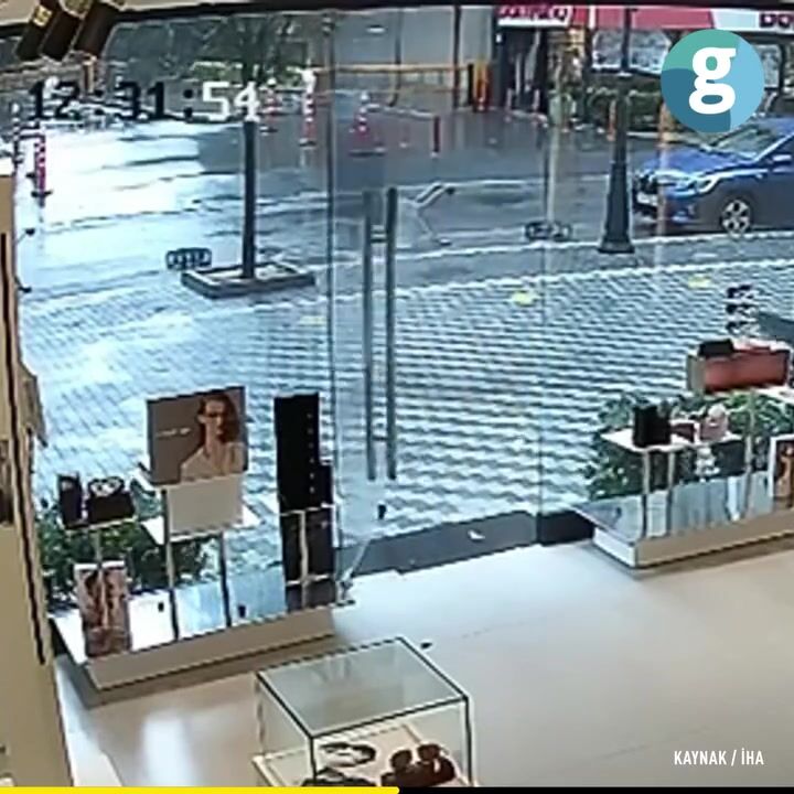 ببینید باد با این مغازه در استانبول چه کرد