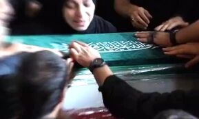 لحظه ورود پیکر نوه رهبر شهید به مصلی
