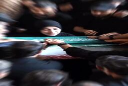 لحظه ورود پیکر نوه رهبر شهید به مصلی