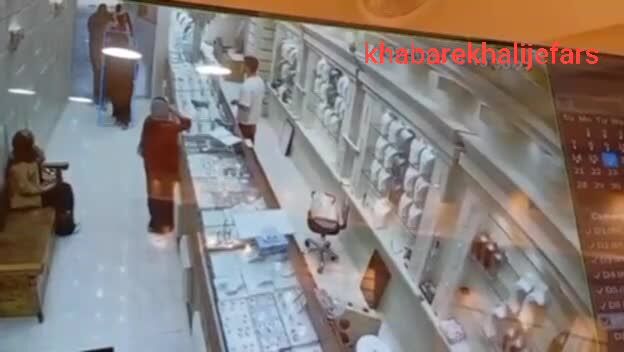ببینید: سرقت مسلحانه 8 کیلو طلا از زرگری در قشم