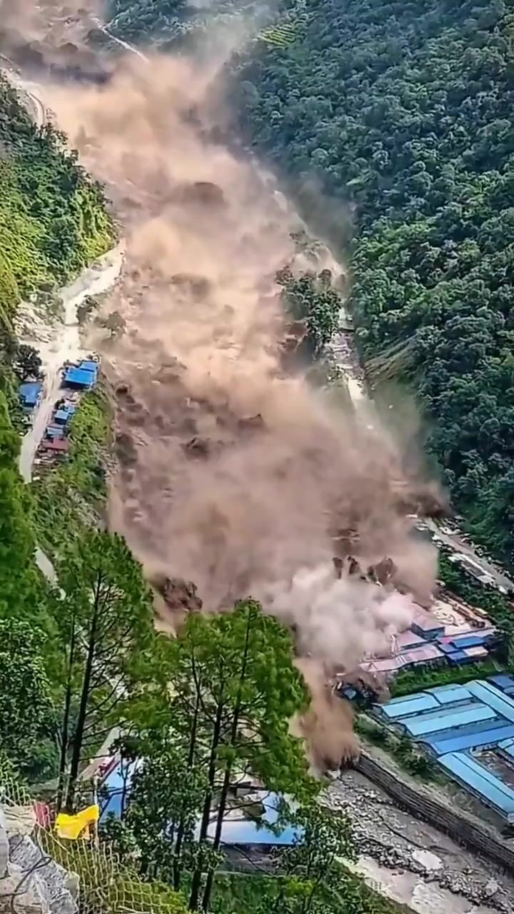 فیلم وحشتناک از سیل نپال با ۴۶۹ کشته