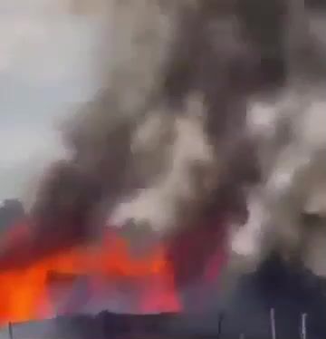 ببینید: آتش‌سوزی مرگبار در اقامتگاه ساحلی بنگلادش با ۱۰ کشته